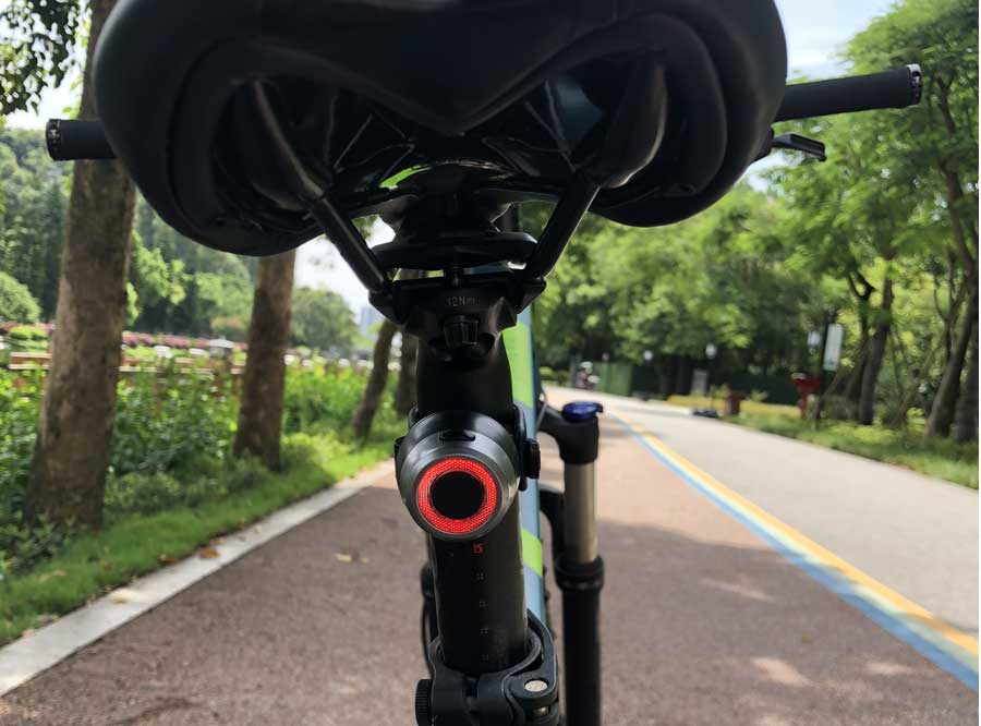 LR-03 CE / FCC太阳集团0638USB可充电自行车灯